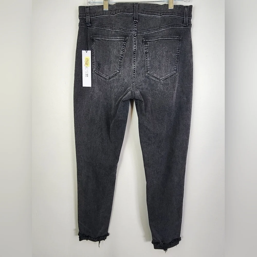 Joe’s Jeans The Charlie High Rise Skinny Ankle Distressed Jeans Size 31 NWT